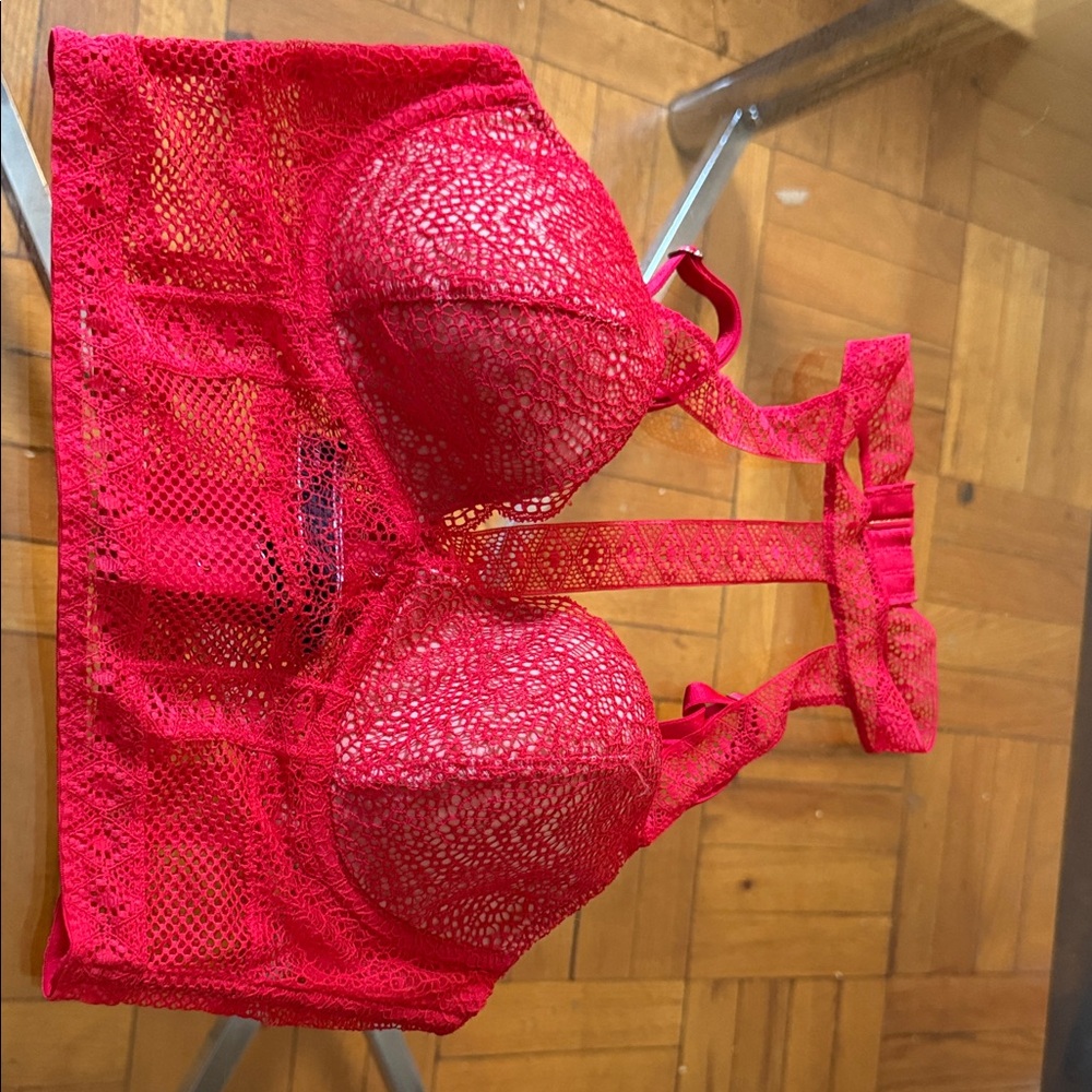 Victoria’s Secret Red Lace Women's Bralette - Picture 4 of 9